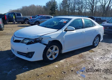 2014 Toyota Camry Se z USA, uszkodzony, nr VIN 4T1BF1FK2EU441470